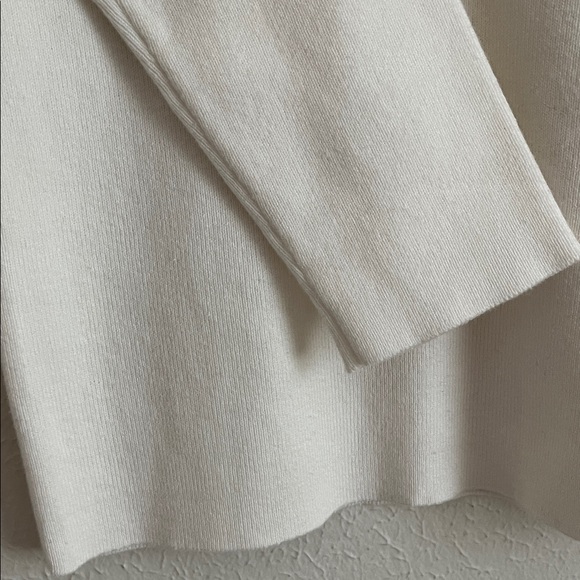 DKNY Women's Ivory Long Sleeve Top size S. - Picture 9 of 10